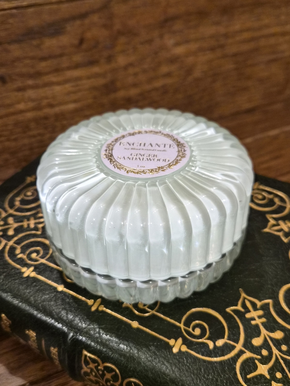 ENCHANTE Ginger Sandalwood Soy Blended Candle Pale Mint Green New